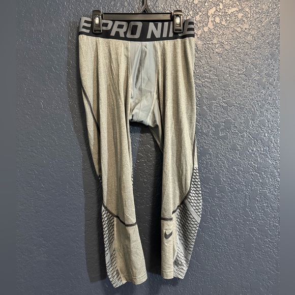 Nike Pro Combat Boys Compression Tights – Gray/Black – Size L (Youth) - Picture 1 of 5